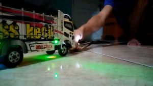 Mobil Oleng Truk Kayu Lampu 2021