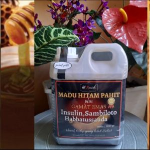 Madu Hitam Plus Gamat Emas Isi 1kg