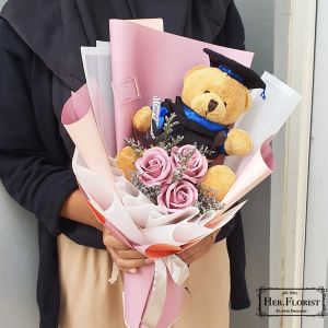 HER.FLORIST [DOLL] 3PCS Soap Flowers Bouquet / Buket Graduasi Bunga Sabun & Boneka Graduasi/ Buket Graduasi Medium
