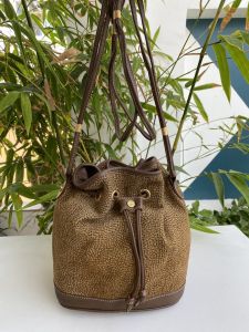 Túi 2hand đeo vai đeo chéo dạng bucket da hươu.u phong thủy aut của Ý -T197