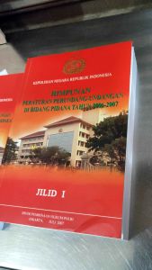 Buku Hukum polri / Buku Himpunan Peraturan Perundang Undangan di Bidang Pidana Tahun 2006-2007