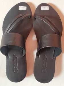 sandal spons karet jepit selop isrin Isran wegjes sendal golden ways