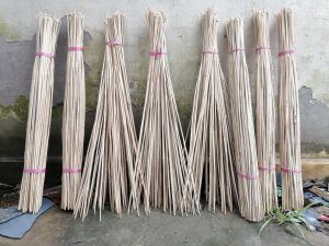 Cần Câu Cắm ( CHƯA TÓM TRE GIÀ ) Dài 1m1 Combo 20 cây 50 Cây 100 Cây.