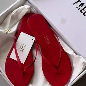 [FreeShipping] 2026 Summer Non-Slip Womens Large Size Flip-Flops New Flat Sandals for Beach Wear in Black and Red