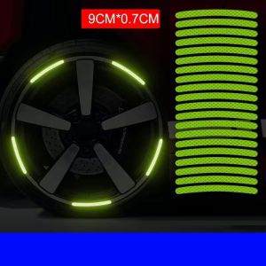 Bộ 20 decal phản quang vành xe ô tô chống nước bền đẹp