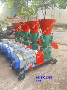 Máy làm cám cò  tận dụng nguyên liệu sẵn có để làm cám cho gà vịt ăn