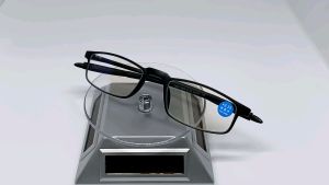 [TERMURAH COD BAYAR DI TEMPAT]TR 90 KACAMATA BACA PLUS WANITA DAN PRIA LENSA ANTI RADIASI BLUERAY /KACAMATA RABUN DEKAT FRAME KECIL LENTUR/KACA MATA PLUS RINGAN BISA DI KAITKAN DI KANTONG BAJU/KACAMATA READING GLASSES