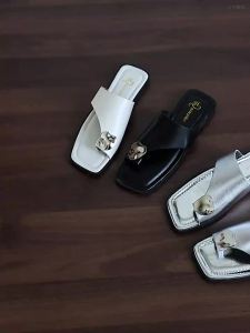 [Free Shipping] Flat-soled slip-on sandals for women summer outdoor wear 2025 new vintage casual seaside beach sandals