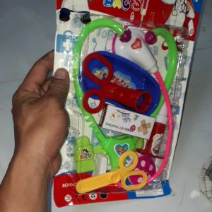 Bộ đồ chơi bé tập làm Bác sĩ bằng nhựa sản xuất tại Việt Nam