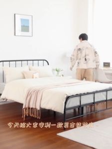 💗Ready Stock💗Queen Size bed frame/black and white metal bed frame/iron bed with strong load-bearing capacity/large-size