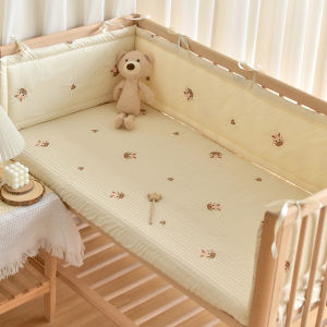 Chần bông giường gấp cho bé sơ sinh bội gấu thêu cũi cũi bảo vệ hàng rào đường sắt chống va chạm