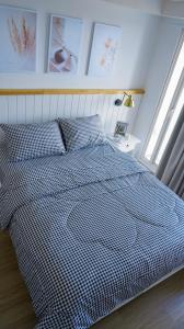 Sprei Set (120/160/180) Sandy Collection Teen Series Motif Minimalis