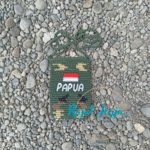 tas noken papua/tas slempang hp Tas Papua tas rajutTas selempang Papua Tas untuk oleh-oleh/souvenir Noken Army