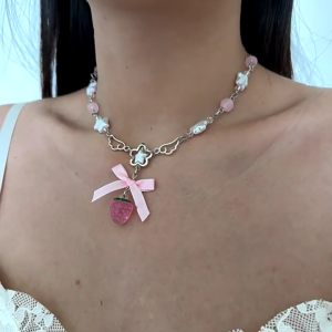 Thực tế Vòng cổ trái tim dâu tây với Bowknot chi tiết phụ kiện di động cho phụ nữ của tính khí ngọt ngào nhìn