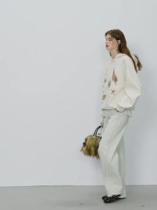 ​ Áo hoodie nữ FSLE mùa thu 2025 - Áo khoác rộng in hình vỏ sò thêu tay áo dài phong cách đường phố ​