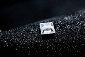 Anting Magnet Pria Diamond Square - Tanpa Tindik