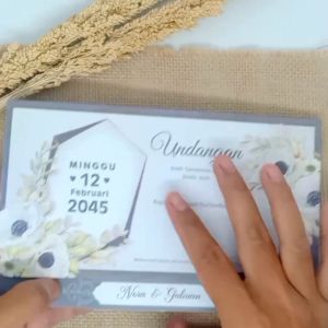 (100 pcs) Undangan Pernikahan Simple Mewah LG84