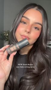 HUDA BEAUTY EASY BAKE SETTING SPRAY WITH 16-HOUR WEAR 100ML