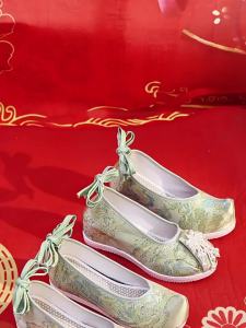 Wuxiuyuan Hanfu Shoes Traditional Cloth Shoes Embroidered Non-Slip Raised Toe Internal Height Increase Retro Style WomenS Shoes With Han Elements