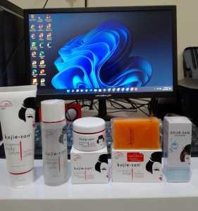 ( NEW Paket Kojisan ) Paket Kojie san 5in1 With HydroMoist / Body Lotion 100g / Toner+Cleanser 100ml / Face Lightening Cream 30gr / Kojic Acid Soap With HydroMoist 65gr / Serum Kojiesan 25ml Original 100% BPOM