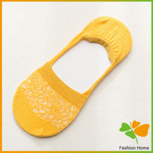 FASHION ถุงเท้าลูกไม้ ถุงเท้าผ้าฝ้าย ด้านล่างซิลิโคนกันลื่น  Lace socks