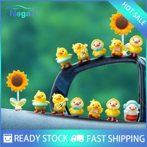 NG Motor✨ COD ✨ Car 1ชุดการ์ตูนเรซินเป็ดน้อยสีเหลืองเล็กๆคอนโซลกลางรถเครื่องประดับรถน่ารักอุปกรณ์ตกแต่งภายในรถยนต์