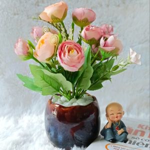 Chậu hoa hồng trà cao cấp VI145 (hoa lụa chậu cao khoảng 21cm chậu sứ đường kính 8 cm) chậu hoa để bàn trang trí