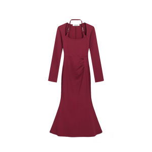 แม็กซี่เดรส แขนยาว ดีไซน์เหมือนเสื้อคลุมทับเดรส แต่งห่วงโลหะทองเป็นสายคล้องคอ จับจีบเอว กระโปรงทรงเอ ชุดออกงาน หรูหรา #9183