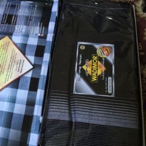 Kain pelikat wadimor 10 pcs satu Kotak hitam putih