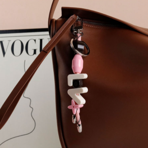 BEAUTYLADIES คาวาอี้-น่ารัก จี้ห้อยกระเป๋า  งานทำมือ ป้องกันการสูญหาย พวงกุญแจพร้อมโซ่ร้อยลูกปัดรูป Y2K อุปกรณ์เสริมกุญแจรถ เครื่องประดับอัญมณีอัญมณี โซ่กุญแจรถ ของขวัญวันเกิดของขวัญ