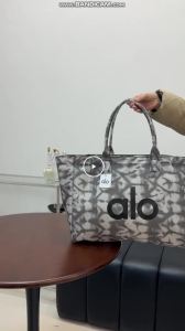 ALO Women Tie Dye Print Canvas Tote Bag Large Capacity Casual Shoulder Handbag Lightweight Reusable For Daily Work Gym Shopping Travel