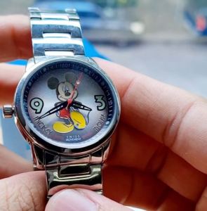 Disney Mickey Limited Edition 3000 PCS only Worldwide Mouse Analog Quartz Movement with Stainless Steel Band