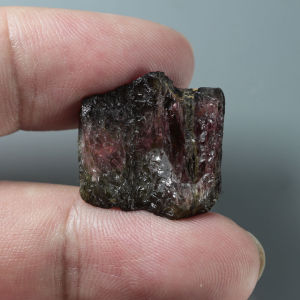29.85 ct ก้อนทัวร์มาลีน (Rought green Pink Tourmaline)สีเขียว ชมพู