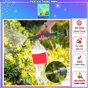 Vòi Bơm Áp Suất Cao Chuyên Dụng Cho Tưới Cây Sân Vườn kết hợp với các chai nước ngọt bỏ đi để làm bình đựng nước