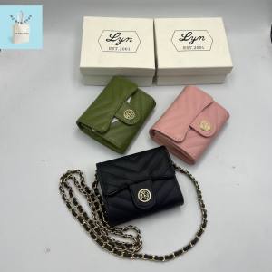 กระเป๋าสะพายข้าง กระเป๋าสะพายผู้หญิงใบสั้นขนาด 5นิ้วใบเล็กน่ารักมีซองใส่บัตรมีช่องซิปใช้งานอุปกรณ์ครบพร้อมกล่อง