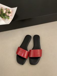 [FreeShipping] First Encounter Korean Style Womens Summer Outdoor Slip-On Sandals Lazy Slippers Flat Soft Sole Versatile Beach Sandals