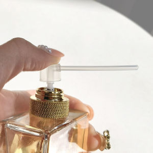 4 Colors Diamond Facet Mini Perfume Refillable Glass Bottle Travel Atomizer 10ml Alcohol Perfumes