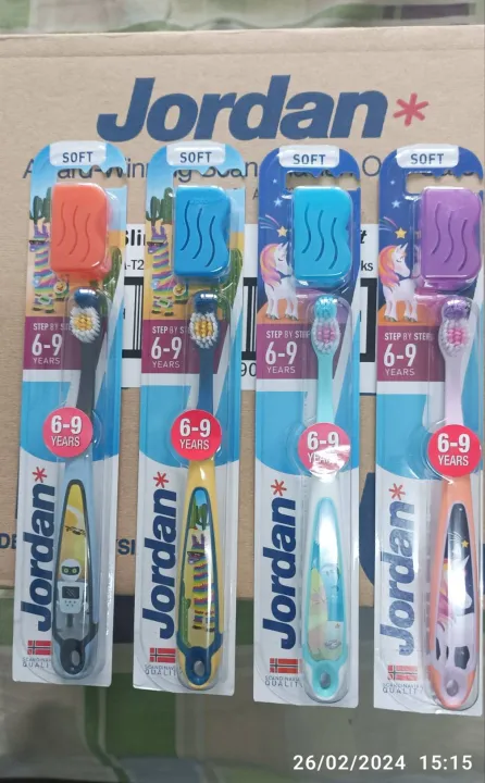 แปรงสีฟันและยาสีฟัน 1 แถม 1 แปรงสีฟัน Jordan อายุ 6-9 ปี ผลิต ปี 2020-2021 แบบเดี่ยว คละสี