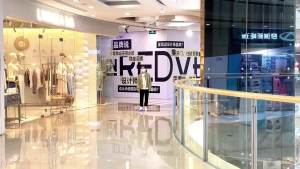 Giày Có Cánh Cung Cấp Xuyên Biên Giới LED Giày Đi Bộ Có Thể Sạc Lại Phát Sáng Siêu Nhẹ Giày Đèn Trẻ Em Bé Trai Và Bé Gái Hai Bánh Giày Bánh Xe Mẫu Mới