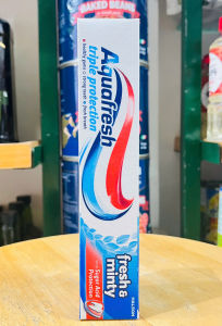 Date 07/28  Kem đánh răng Fresh & Minty Aquafresh 100ml- Xanh Dương