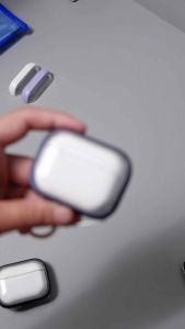 Ốp Trong Suốt Viền Màu Khoá Cài Kiêm Giá Đỡ Tiện Lợi Đa Năng Cho Airpods Pro 3 2 Njoyshop