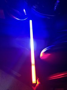 Đèn cảnh báo xanh đỏ dùng tẩu dài 73cm có chuyển chế độ nháy cho xe ô tô