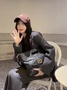 GROTT0 个 le Black Stone CARRY Tote Bag BigPeace Versatile and simple tote bag shoulder bag and crossbody bag for women