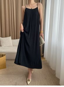 【READYSTOCK】 Sleeveless pleated dress midi dress long dress beach dress dinner dress 现货吊带连衣裙 百褶裙 晚宴裙 度假风连衣裙 沙滩裙 休闲连衣裙 法式