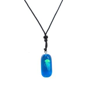 Handcraft Sturdy Resin Necklace with Glows in the Dark Jellyfish Charm Decoration for Fashion Enthusiasts Daily Use
