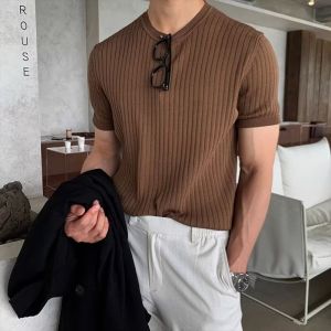 LIVE GREAT | เสื้อยืดผู้ชายฤดูร้อนเสื้อถักแขนสั้นยืดเกาหลีหลวมสไตล์อเมริกันสไตล์ตะวันออกเสื้อผ้าผู้ชายด้านบน