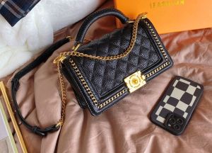 Hong Kong Caviar Pebbled Calfskin Quilting Golden Metal Chain Shoulder Bag