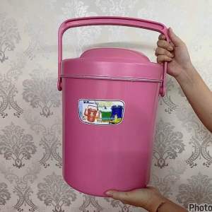 9 ลิตร กระติกน้ำแข็ง กระติกปิคนิค กระติกเก็บความเย็น ฝาปิดแน่น มีหูหิ้ว (พื้นเป็นเป็น) คลายเป็น คลายเป็น คลายเป็น คลายเป็น คลายเป็น