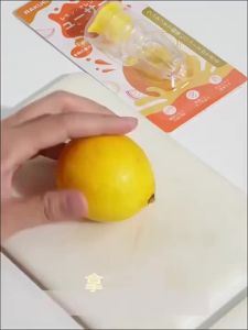 Manual Lemon Juicer - Household Juicerjuicer Rotating Portable Freshly Squeezed Fruit Squeeze Filter Handy Tool Dedicated for Daily Cooking Meal Prep and Kitchen Storage Easy to Store