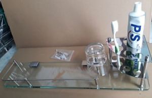 KỆ KÍNH DÀY TỪ 08LY - 10LY CÓ GIÁ INOX 304 ĐỰNG VẬT DỤNG